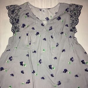 Women’s short sleeve top